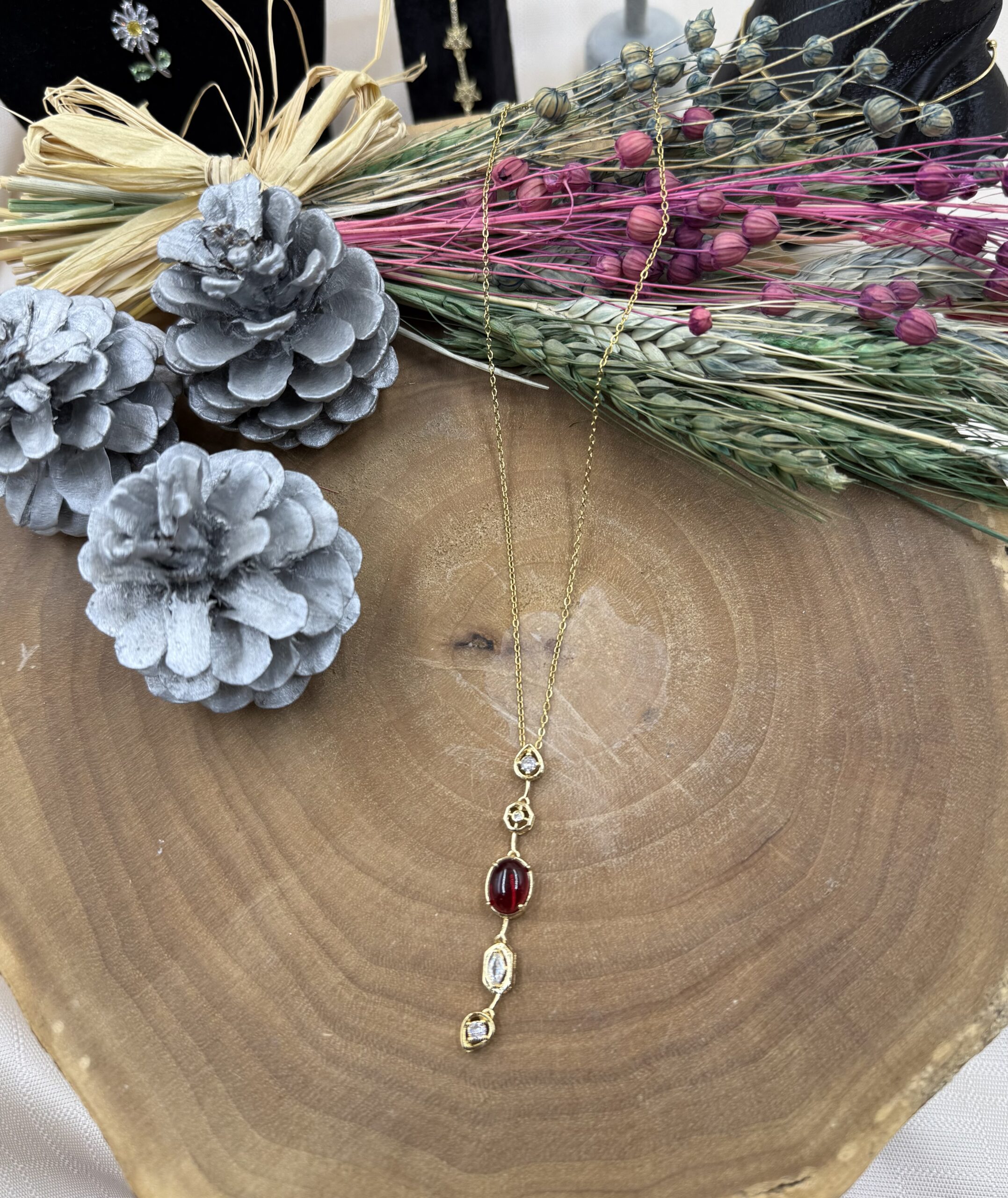 Gold kırmızı taşlı Y kolye